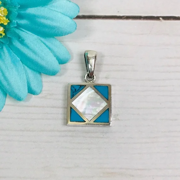 Sterling Silver Mother of Pearl & Blue Pendant - Picture 2 of 5